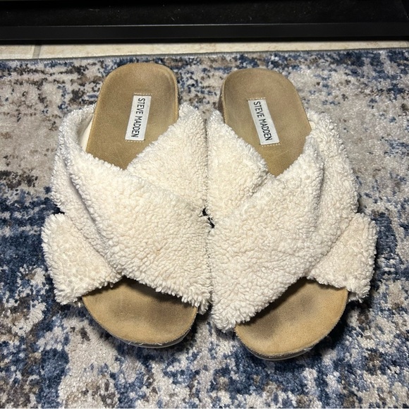 Steve Madden Home White Faux Fur Comfort Slides Size 8 - Picture 1 of 10